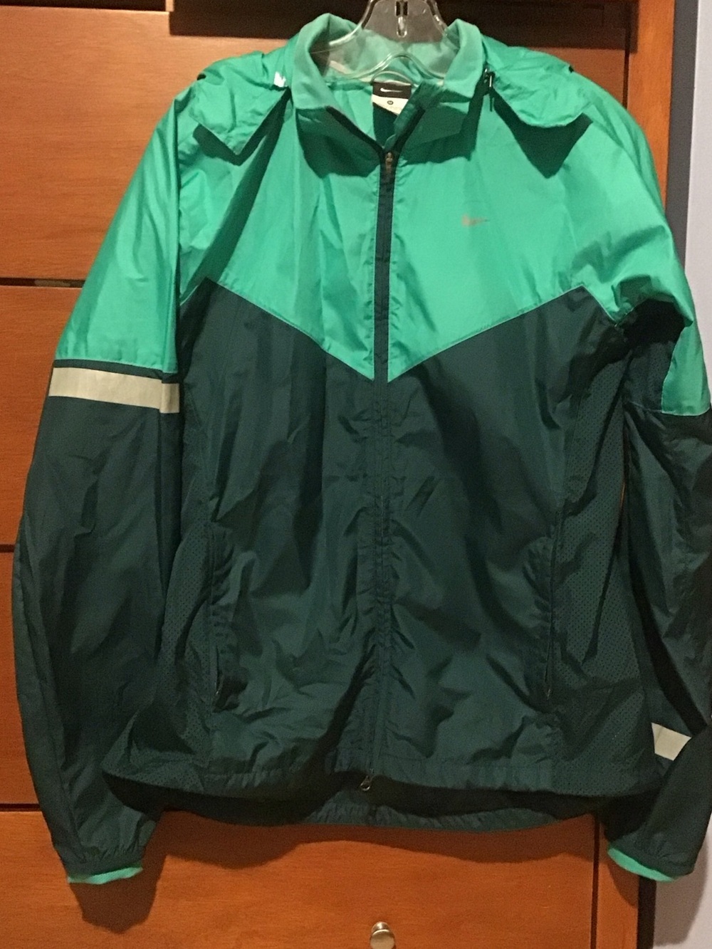 Nike Women’s Colorblock Windbreaker Jacket